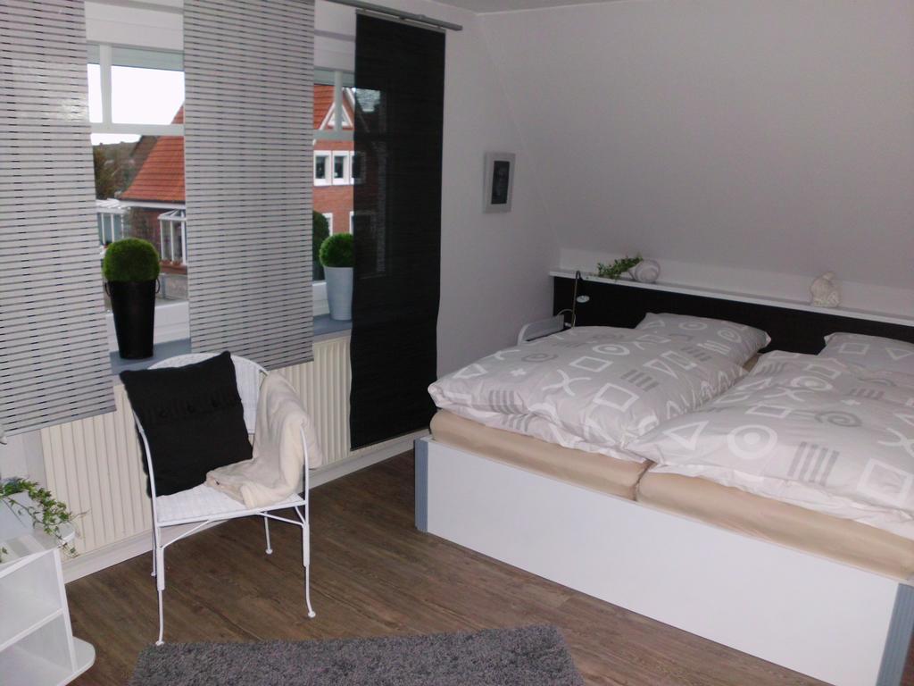 Ferienwohnung Emma Leer Buitenkant foto